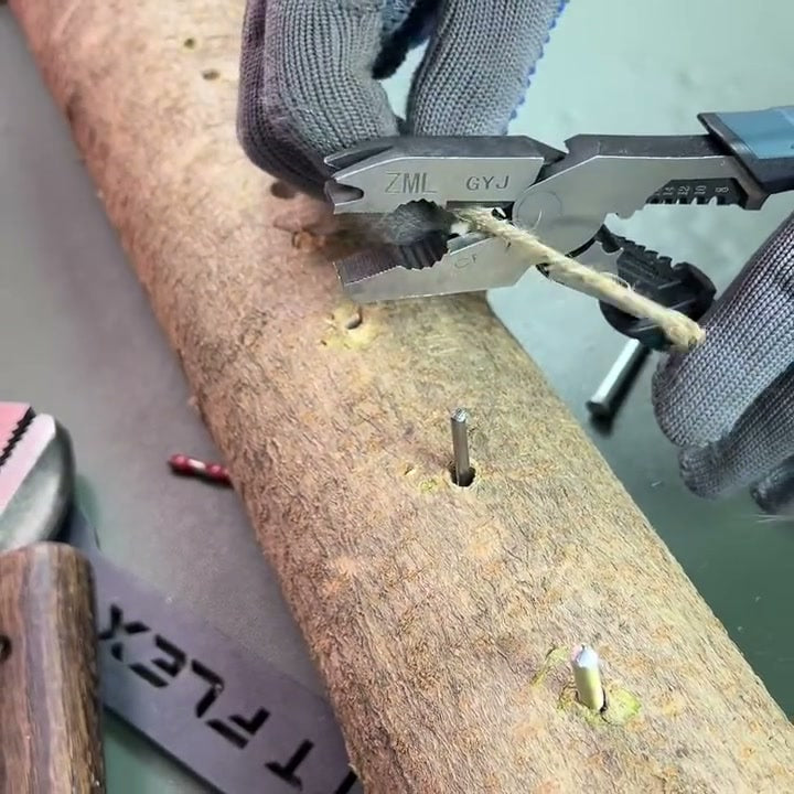 ひもは刃でパチン