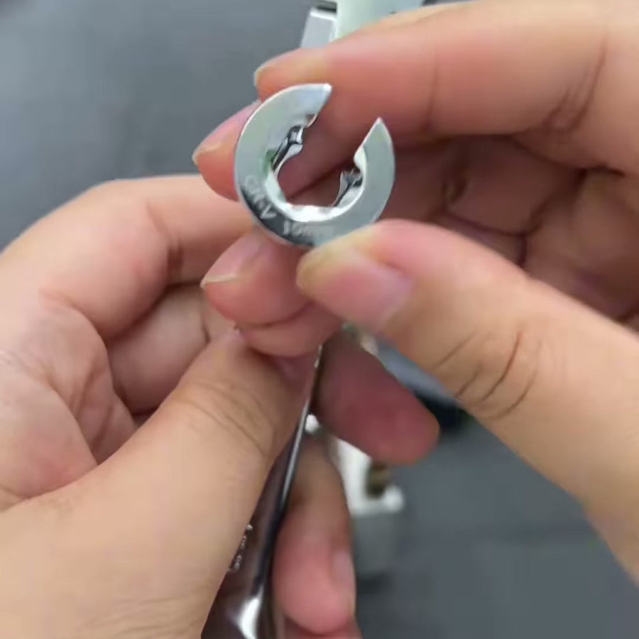 ラチェットリングを手に持ったところ
